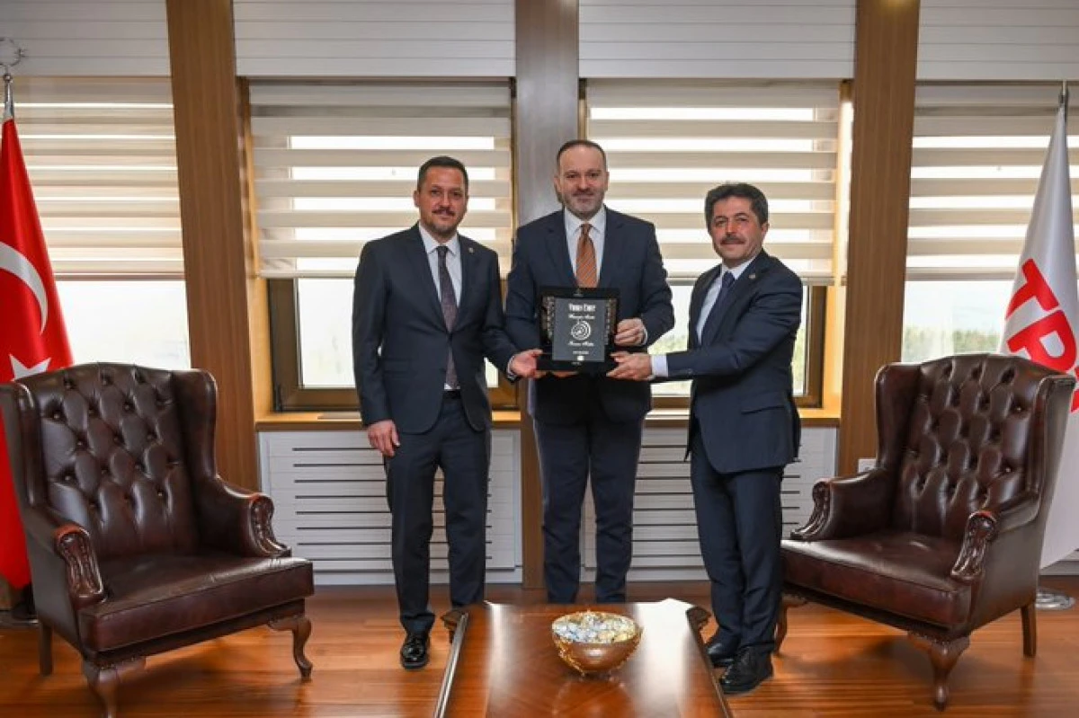 Vekilller T&uuml;rk Dil Bayramı Etkinlikleri İ&ccedil;in TRT'yi Ziyaret Etti.